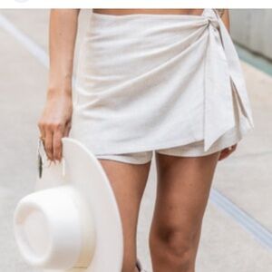 Pink lily Cream Wrap Skort size lg